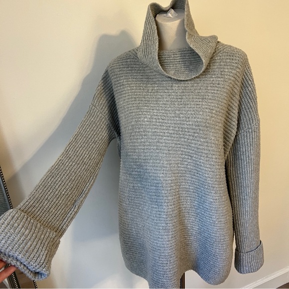 Pilcro Anthropologie Light Gray Cowl Neck Sweater Women’s M turtleneck - Picture 2 of 9